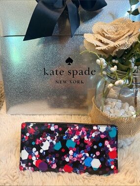 ✨ Kate Spade Multicolor Confetti Pattern Continental Wallet✨